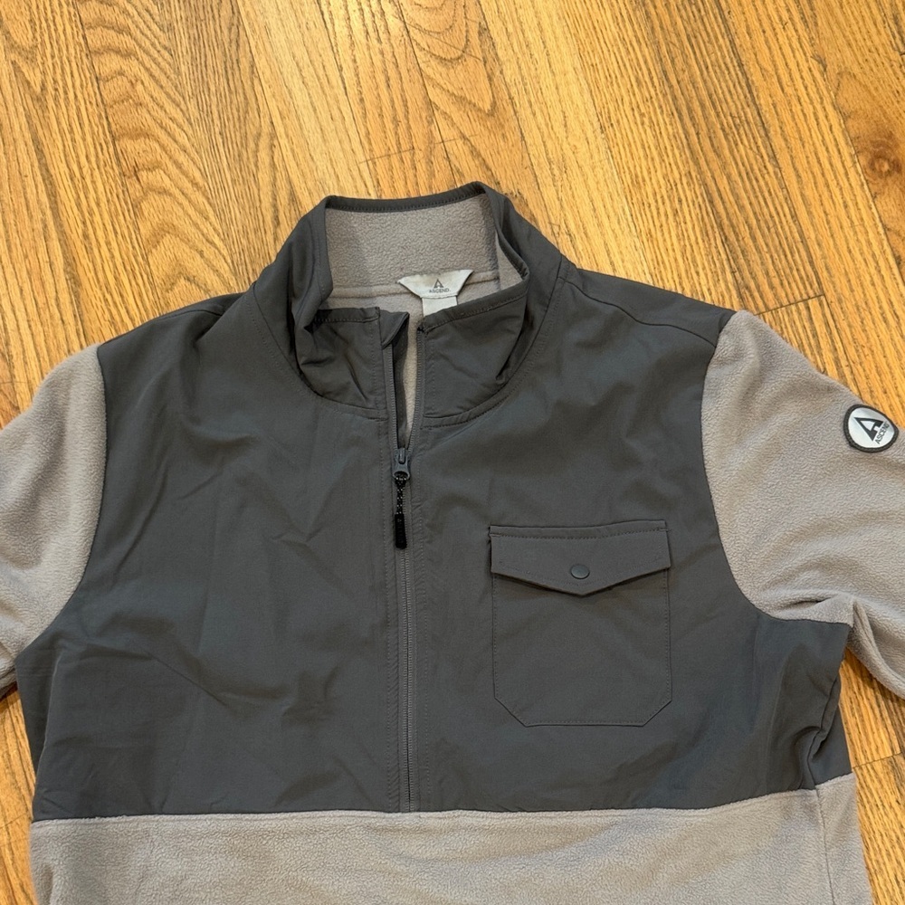 Ascend Gray and Black Quarter-Zip Fleece Pullover Size: XL - Picture 2 of 7